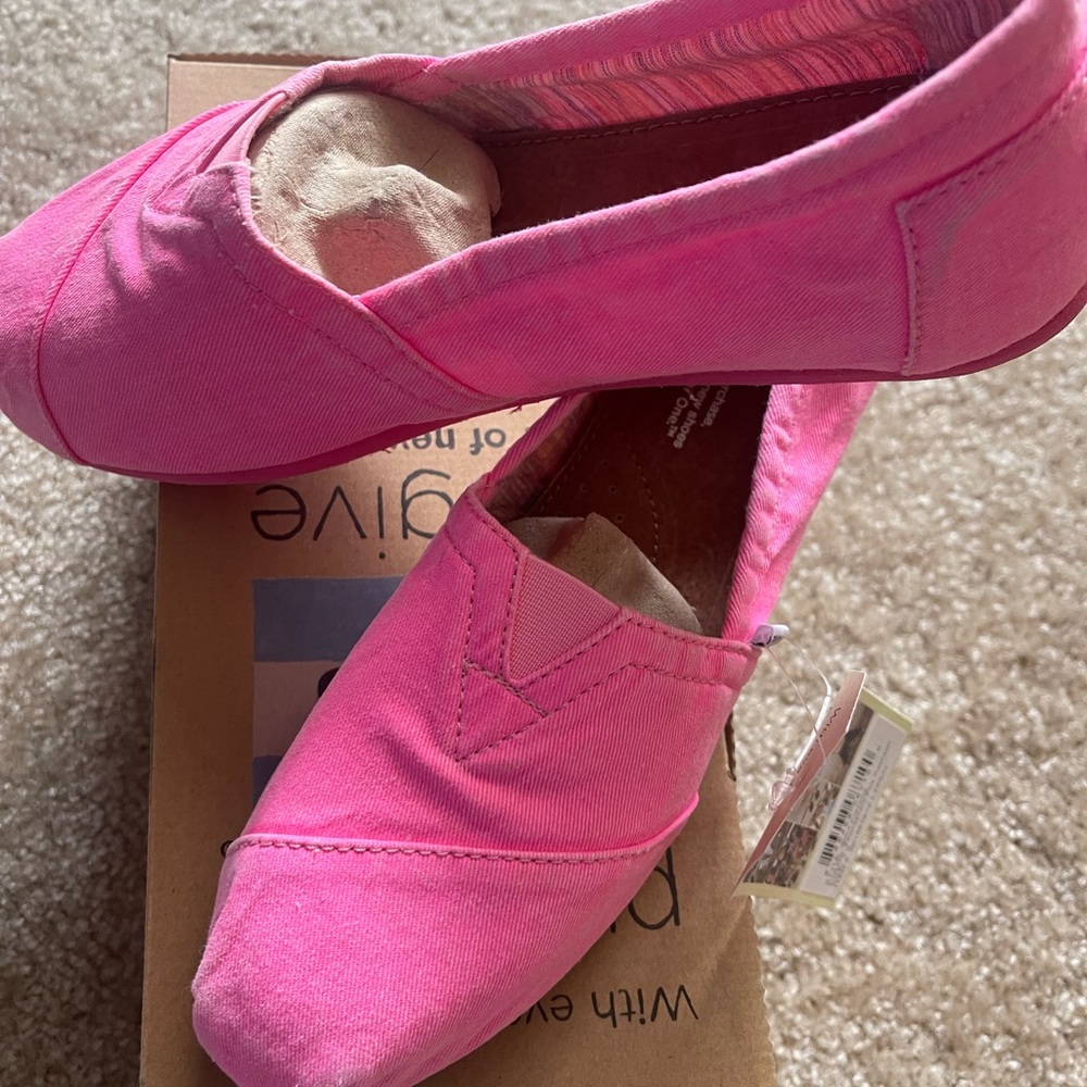 Authentic Toms - Picture 2 of 3